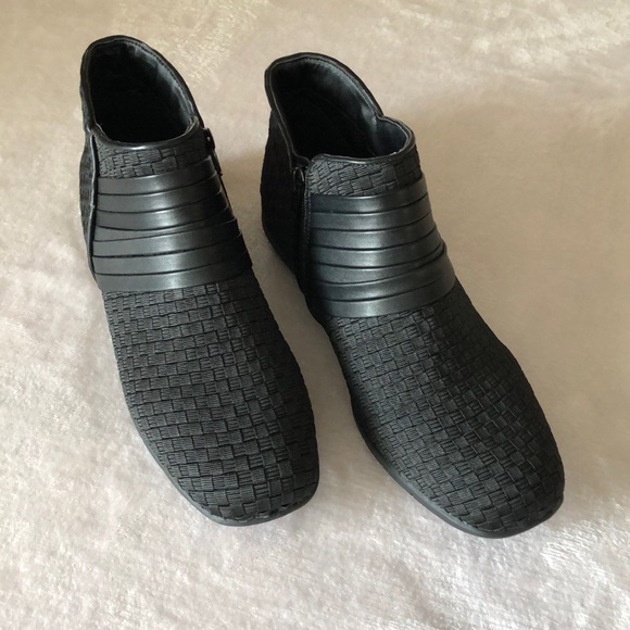 Women's Comfortview The Kayla Bootie 9M Black NEW - Picture 1 of 5